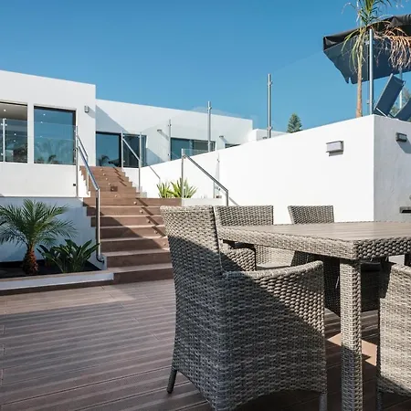 Causel - Luxury With Hot Tub